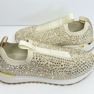 Final price

Michael Kors Gold and Cream Sneakers